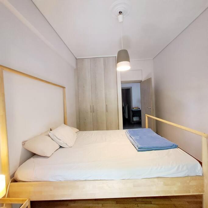 Апартаменты 20' From The Airport,20' From The Center Of Афины Экстерьер фото