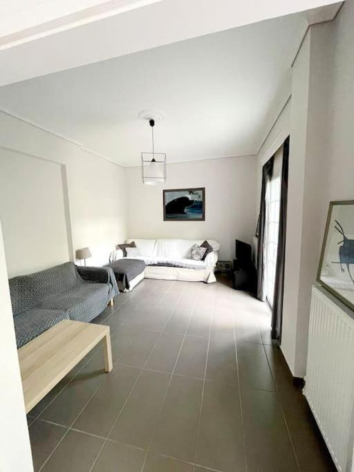 Апартаменты 20' From The Airport,20' From The Center Of Афины Экстерьер фото